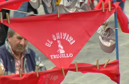 Los pañuelos rojos se quedarán, un año más en casa