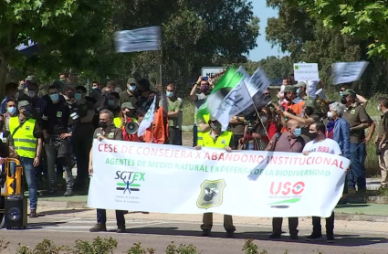 Unos 150 agentes del medio natural se han manifestado contra la Consejería de Agricultura
