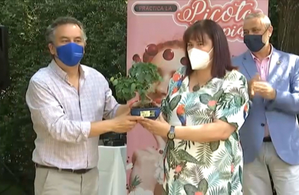 Roberto Brasero recibe el premio Picota del Jerte