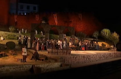 Representación teatral en el Festival Templario de Jerez de los Caballeros.