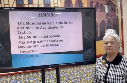 Presentadora del informativo elaborado por la Residencia Real de Navalmoral de la Mata