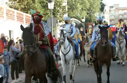 El heraldo de sus majestades de Oriente recorre Almendralejo