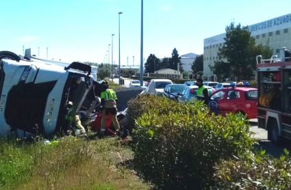 El camión iba cargado de hielo en el momento del accidente