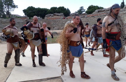 Gladiadores en la arena del Anfiteatro Romano de Mérida
