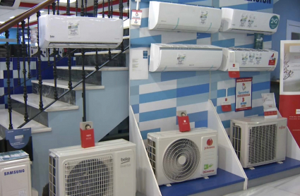 Aires acondicionados en una tienda de electrodomésticos de Badajoz