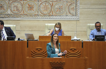 Lara Garlitos, durante su intervención en el Debate sobre el Estado de la Región