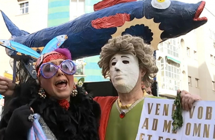 Martes de Carnaval con el entierro de la sardina en la barriada de San Roque
