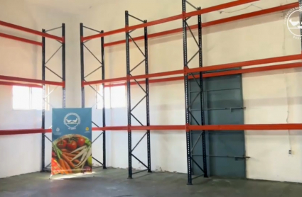 Estanterías vacías en el Banco de Alimentos de Badajoz