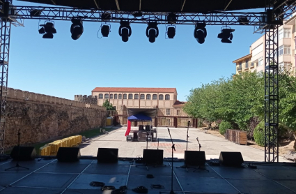 Todo listo para Folk Plasencia 2022.