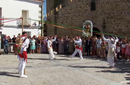 Danzantes en Robledillo de la Vera