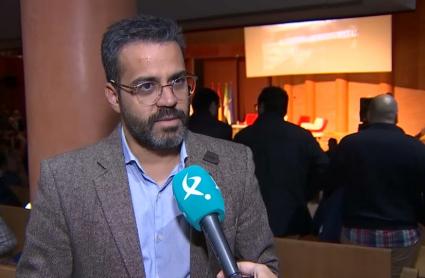 Manuel González Andrade atiende a los micrófonos de Canal Extremadura Tv