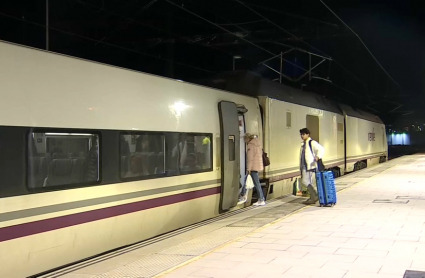 Alvia en la estación de Cáceres