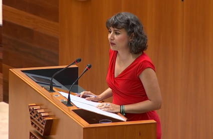 Irene de Miguel en la Asamblea de Extremadura durante el Debate Sobre el Estado de la Región
