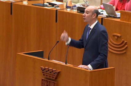 José Ángel Sánchez Juliá en la Asamblea de Extremadura durante el Debate Sobre el Estado de la Región